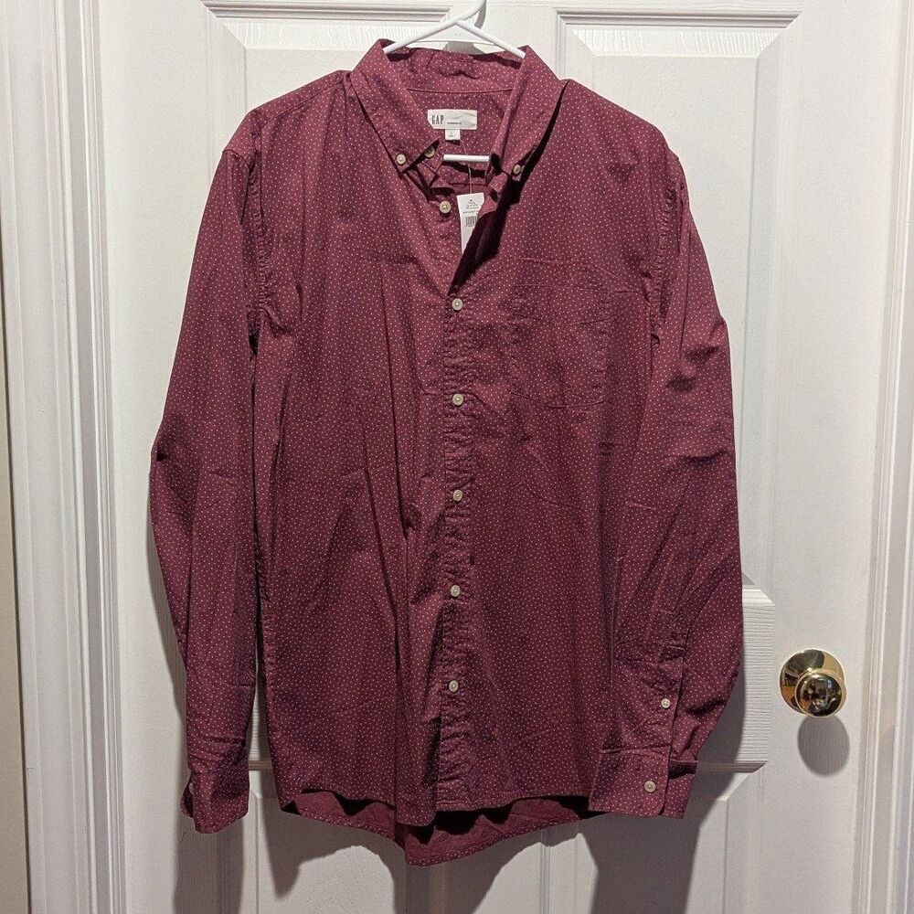 Gap Size Large NWT Mulberry with Blue Dot Standard Fit Button Front Shirt Preppy